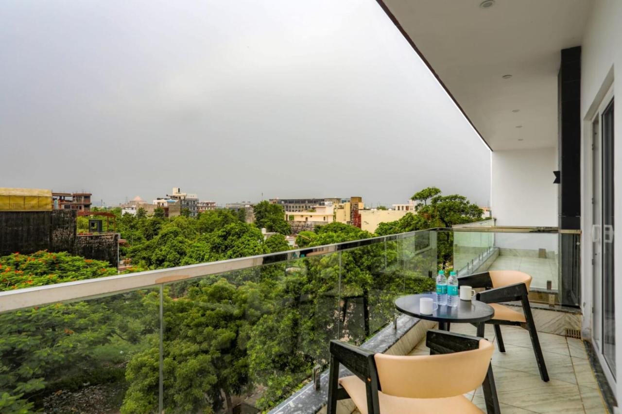 Отель Kds Residency Большая Нойда Экстерьер фото